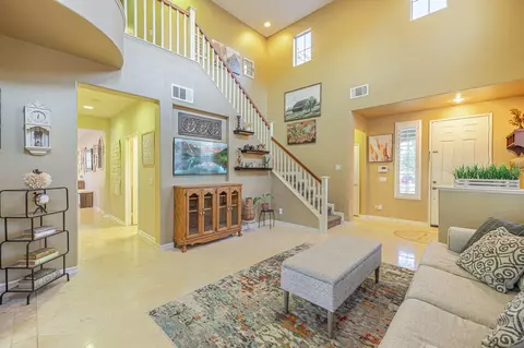 Entry Way - 6043 Ryans Pl, Lancaster, CA 93536 photo 3 of 4