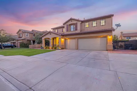 Exterior - 6043 Ryans Pl, Lancaster, CA 93536 photo 2 of 10