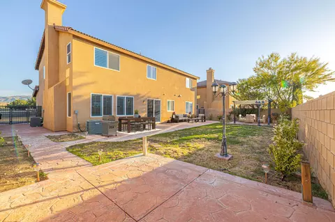 Exterior - 6043 Ryans Pl, Lancaster, CA 93536 photo 9 of 10