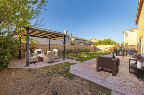 Exterior - 6043 Ryans Pl, Lancaster, CA 93536 photo 7 of 10