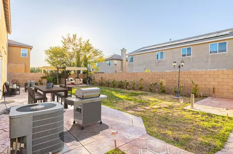 Exterior - 6043 Ryans Pl, Lancaster, CA 93536 photo 10 of 10