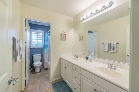 Bath - 6043 Ryans Pl, Lancaster, CA 93536 photo 2 of 3