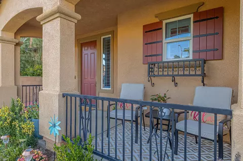 Exterior - 6043 Ryans Pl, Lancaster, CA 93536 photo 6 of 10