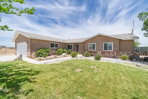 7825 Avenue F W, Lancaster, CA 93536