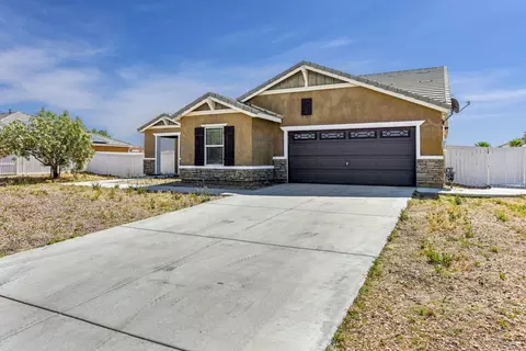 43320 Tali St, Lancaster, CA 93535 photo 2