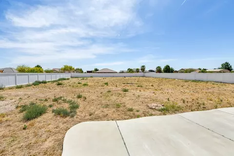 43320 Tali St, Lancaster, CA 93535 photo 17