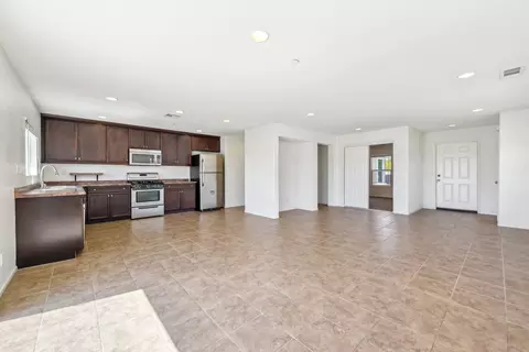 43320 Tali St, Lancaster, CA 93535 photo 5