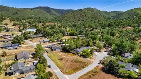 Basil Place, Tehachapi, CA 93561 photo 2