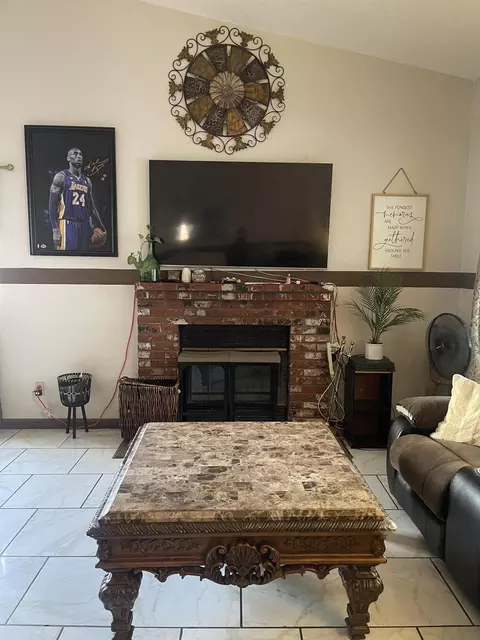 Living - 43913 Delgado Ct, Lancaster, CA 93535 photo 1 of 2