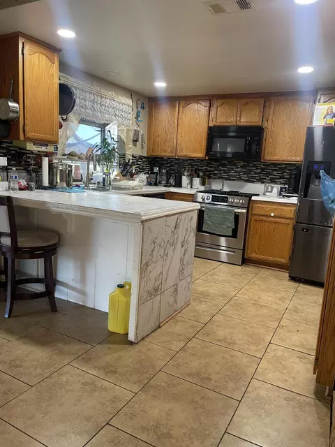 Kitchen - 43913 Delgado Ct, Lancaster, CA 93535 photo 1 of 1