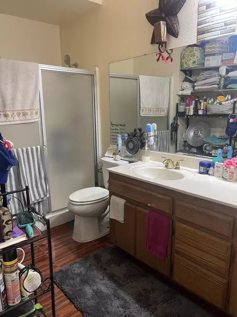 Bath - 43913 Delgado Ct, Lancaster, CA 93535 photo 4 of 4