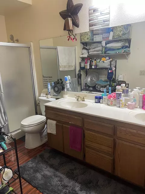 Bath - 43913 Delgado Ct, Lancaster, CA 93535 photo 3 of 4
