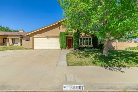 36901 Desert Willow Dr, Palmdale, CA 93550