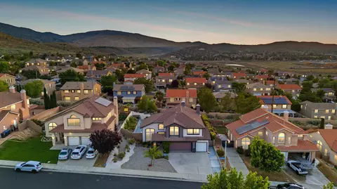 38661 Amberwood Dr, Palmdale, CA 93551