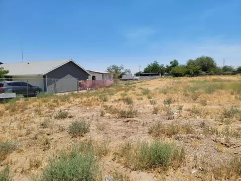 Ronar St, Palmdale, CA 93591 photo 4