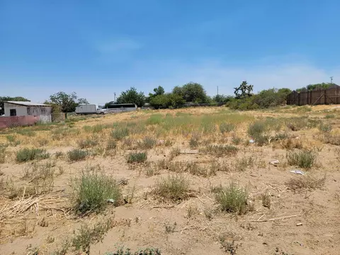 Ronar St, Palmdale, CA 93591 photo 5