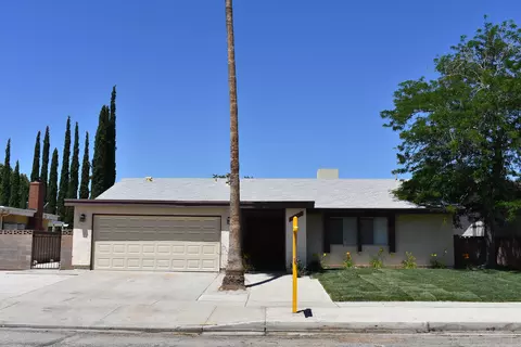 37931 29th St E, Palmdale, CA 93550 photo 2