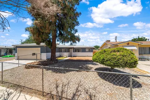 44933 Andale Ave, Lancaster, CA 93535 photo 2