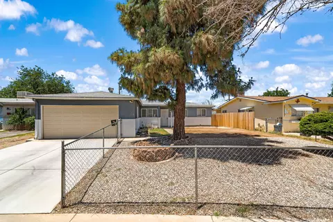 44933 Andale Ave, Lancaster, CA 93535