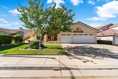 3151 Angeleno Pl, Palmdale, CA 93551