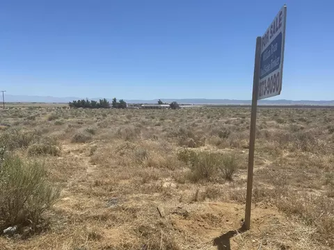 Rosamond Blvd, Mojave, CA 93501 photo 18