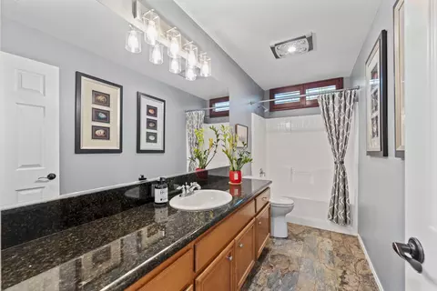 Bath - 37809 Nova Ave, Palmdale, CA 93552 photo 1 of 4