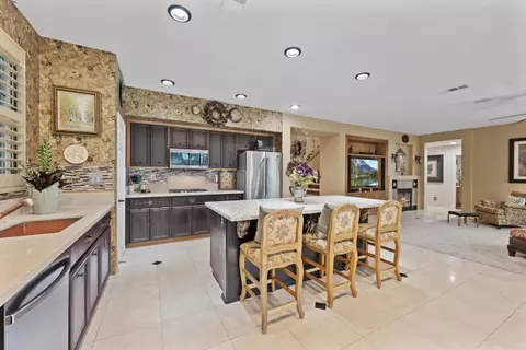 Kitchen - 37809 Nova Ave, Palmdale, CA 93552 photo 4 of 6