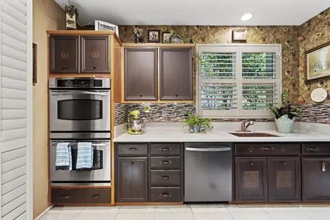 Kitchen - 37809 Nova Ave, Palmdale, CA 93552 photo 3 of 6