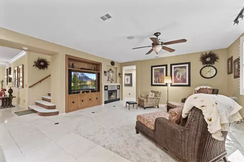 Living - 37809 Nova Ave, Palmdale, CA 93552 photo 2 of 5