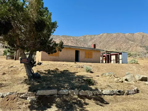 11220 Linda Mesa Rd, Juniper Hills, CA 93543