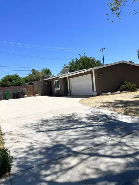 38964 Foxholm Dr, Palmdale, CA 93551