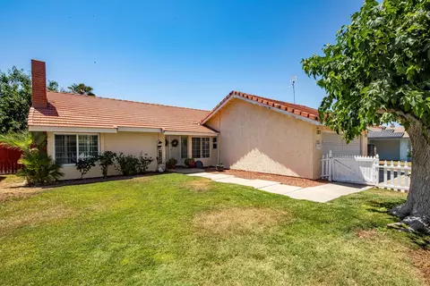 44133 Watford Ave, Lancaster, CA 93535