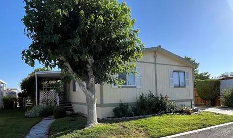 2113 Windcurrent Dr #132, Rosamond, CA 93560