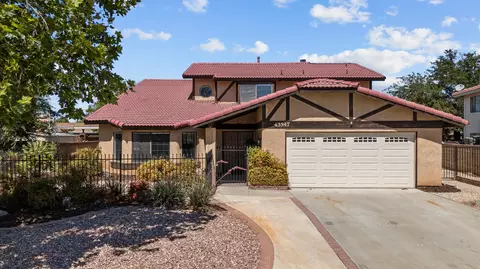 43947 Rembrandt St, Lancaster, CA 93535