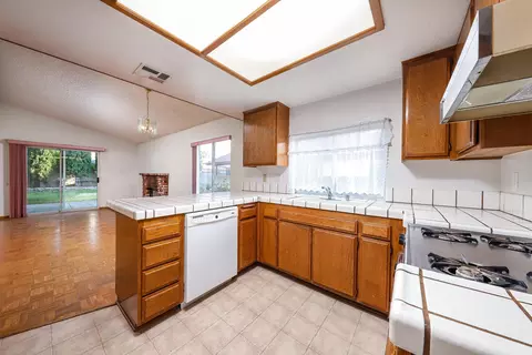 3350 J-2 W, Lancaster, CA 93536 photo 22