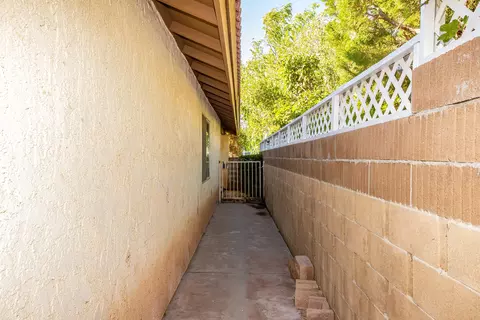 3350 J-2 W, Lancaster, CA 93536 photo 35