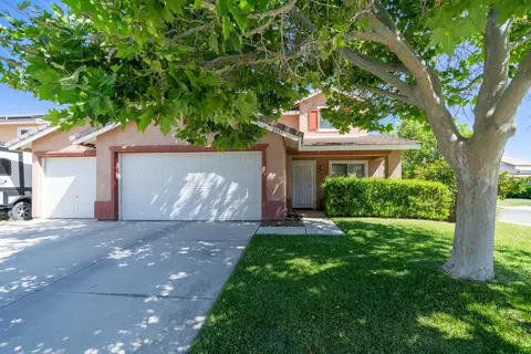 2751 Oldfield St W, Lancaster, CA 93536