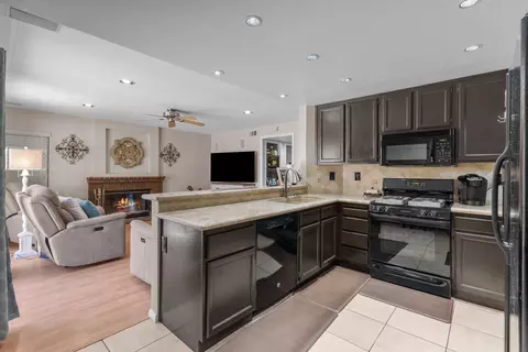 Kitchen - 3335 Rollingridge Ave, Palmdale, CA 93550 photo 3 of 3