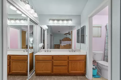 Bath - 3335 Rollingridge Ave, Palmdale, CA 93550 photo 2 of 3