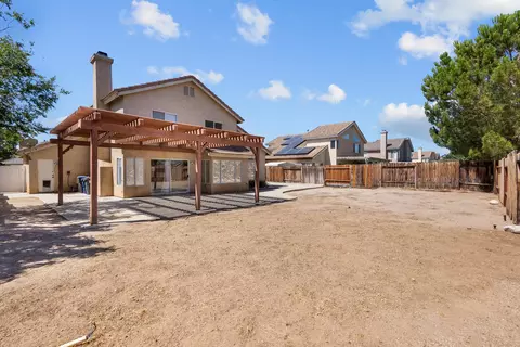 Exterior - 3335 Rollingridge Ave, Palmdale, CA 93550 photo 5 of 5