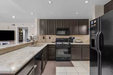 Kitchen - 3335 Rollingridge Ave, Palmdale, CA 93550 photo 1 of 3