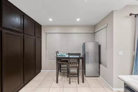 Dining - 3335 Rollingridge Ave, Palmdale, CA 93550 photo 4 of 4