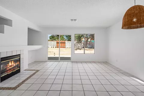 43810 5th St E, Lancaster, CA 93535 photo 4