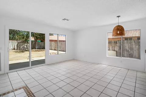 43810 5th St E, Lancaster, CA 93535 photo 6