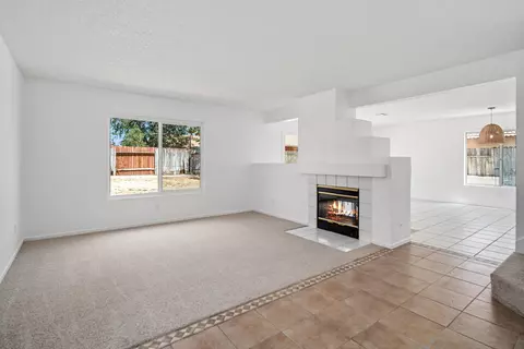 43810 5th St E, Lancaster, CA 93535 photo 3