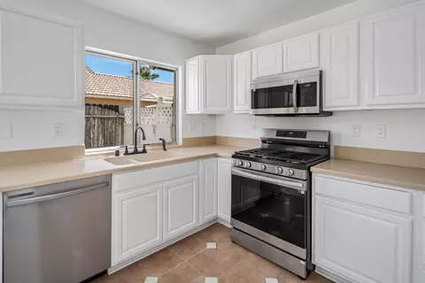 43810 5th St E, Lancaster, CA 93535 photo 9
