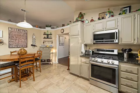 43110 11th St E, Lancaster, CA 93535 photo 10