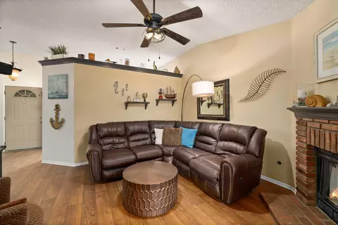 43110 11th St E, Lancaster, CA 93535 photo 6