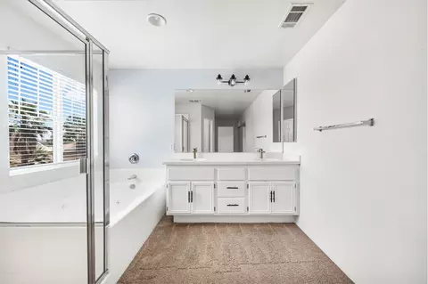 Bath - 39301 Jacob Dr, Palmdale, CA 93551 photo 3 of 4