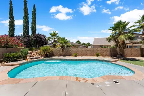Exterior - 39301 Jacob Dr, Palmdale, CA 93551 photo 6 of 12